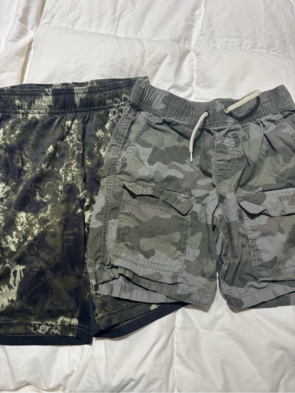 Boys Green Camo Short Set size S